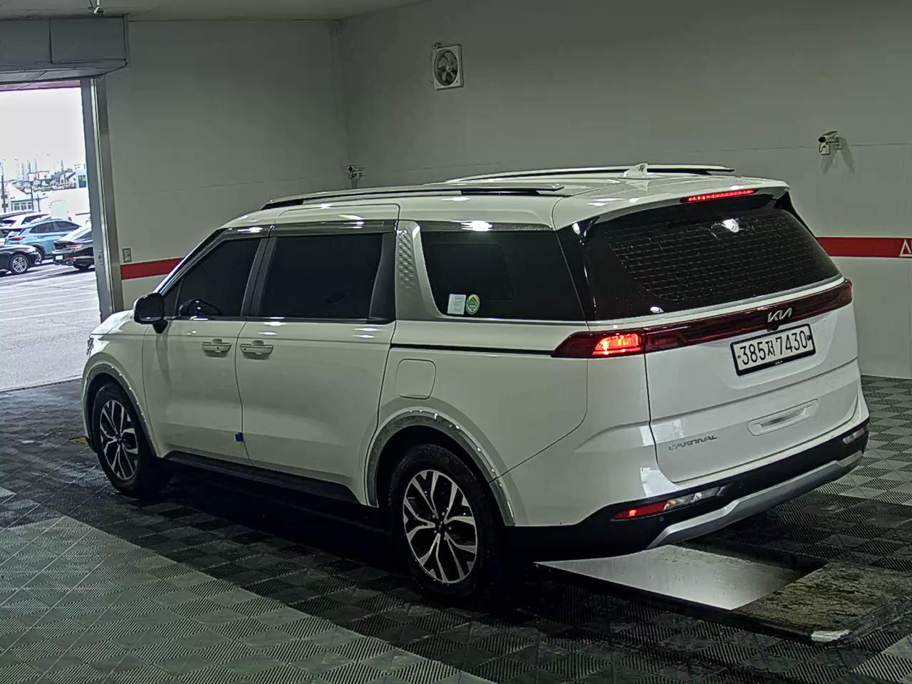 2022 - kia carnival