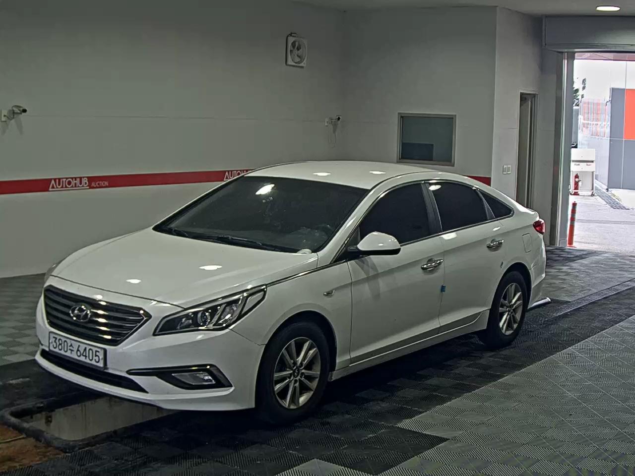 HYUNDAI LF SONATA LPi RENTAL CAR