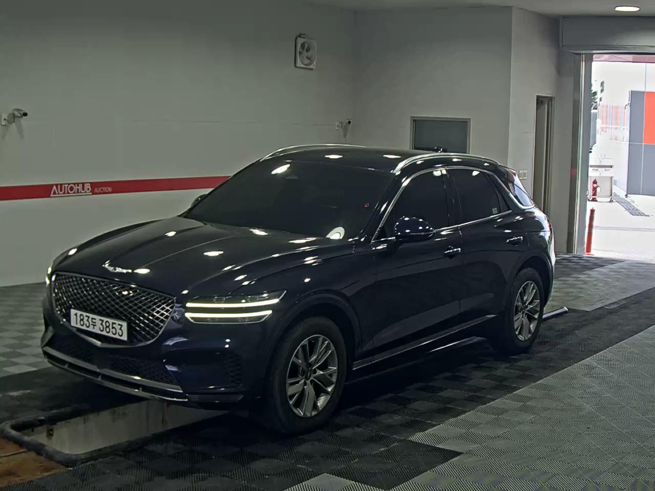 GENESIS GV70 BASE MODEL