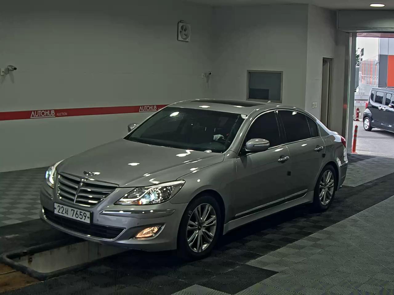 HYUNDAI GENESIS BH 330