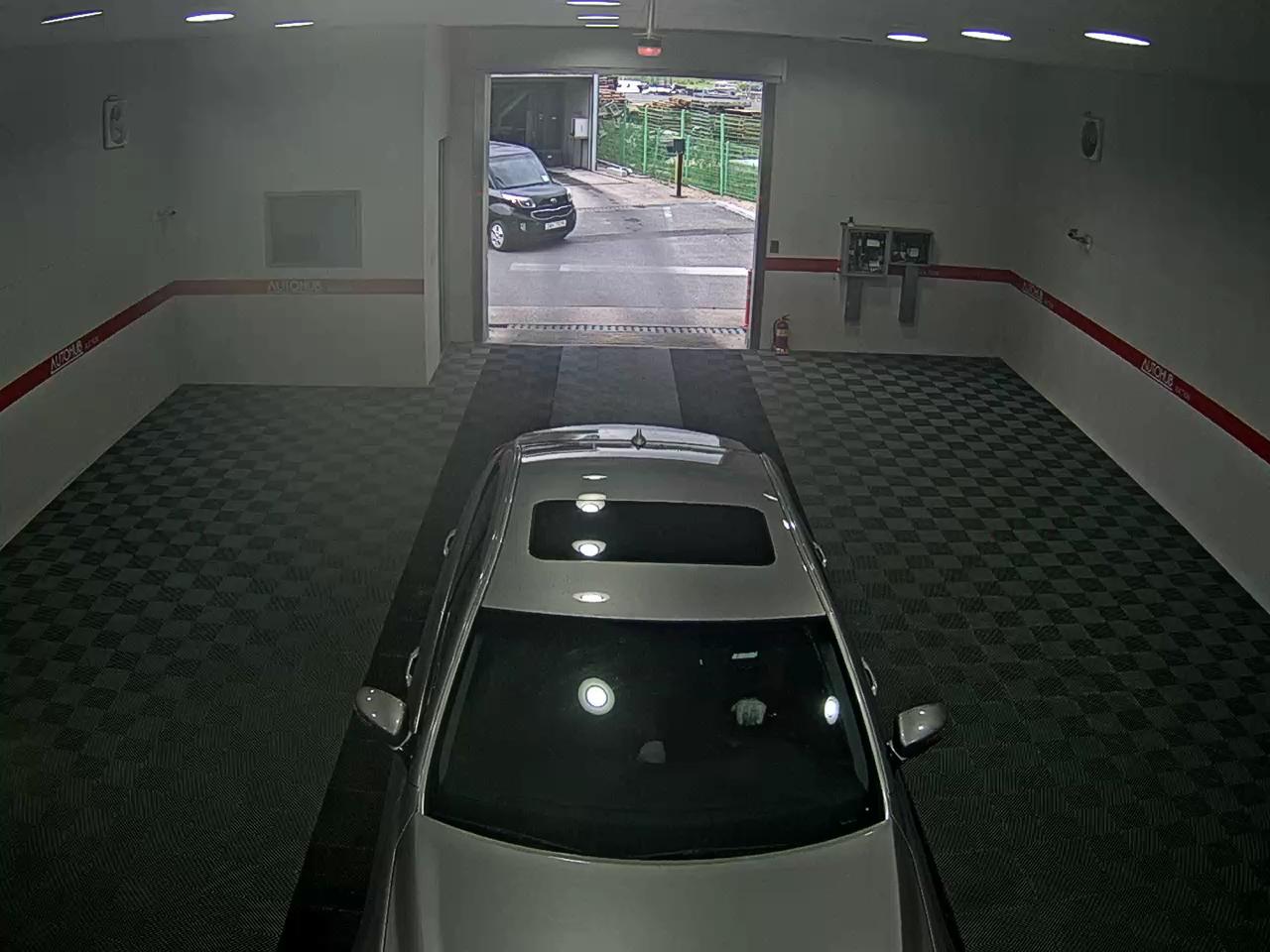 2012 - hyundai bh