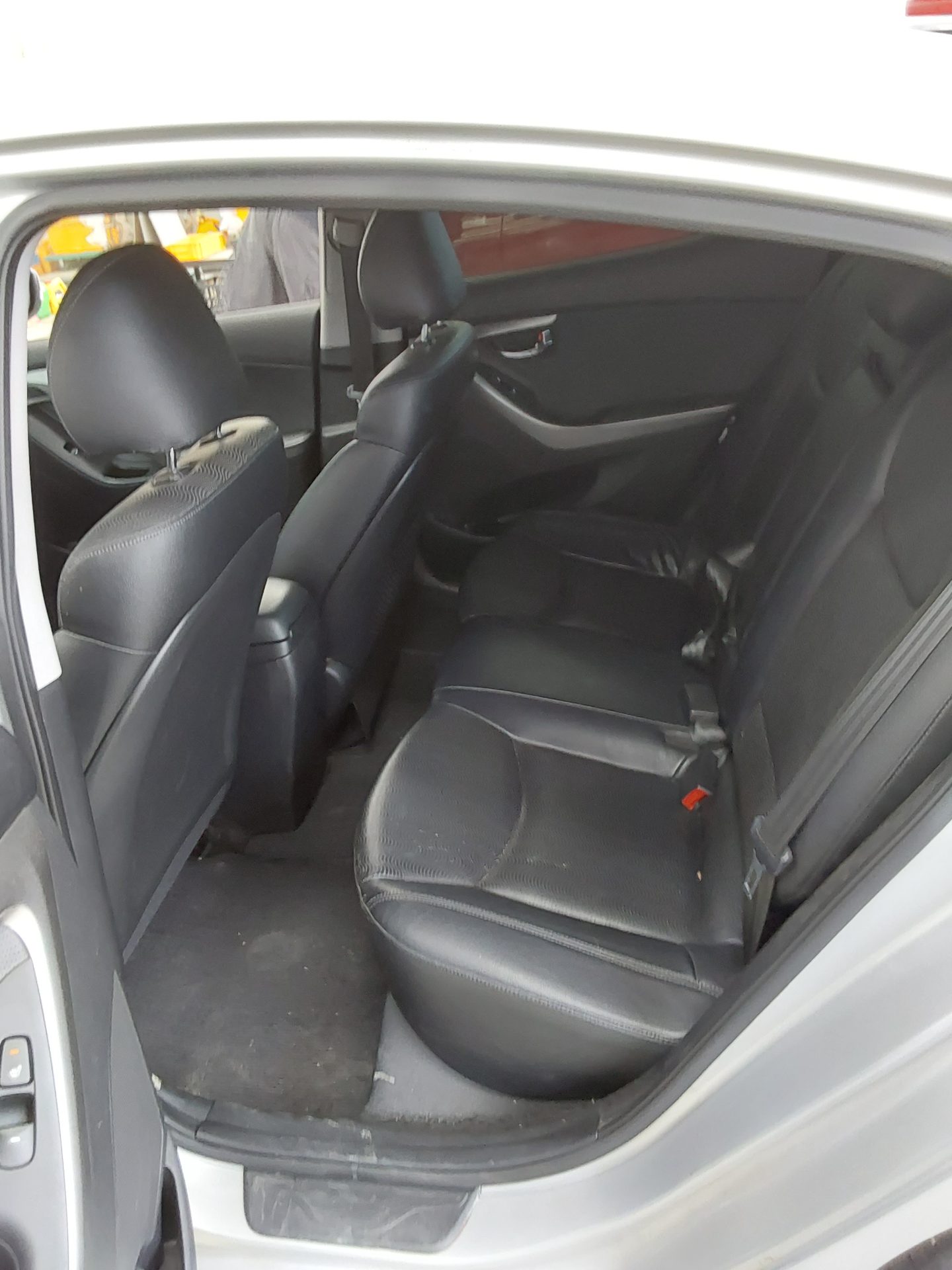 2011 - hyundai avante
