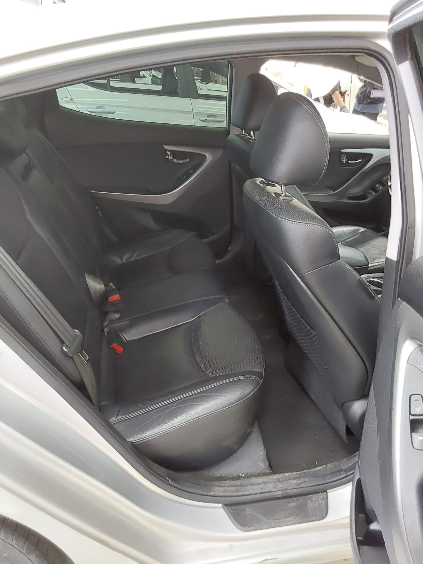 2011 - hyundai avante