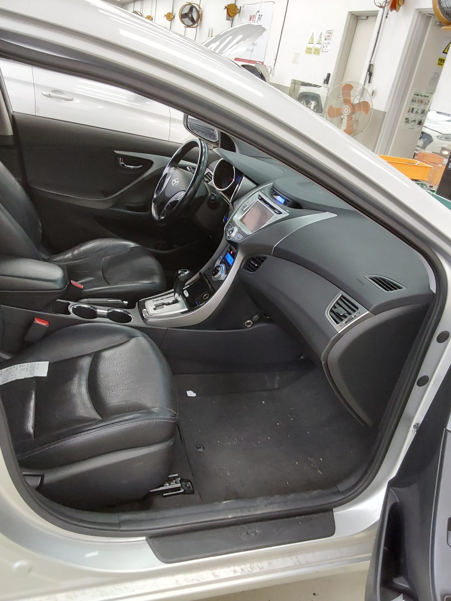 2011 - hyundai avante