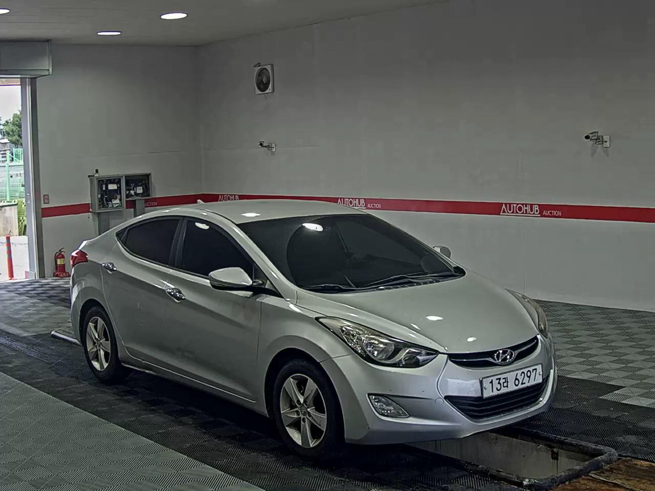 2011 - hyundai avante