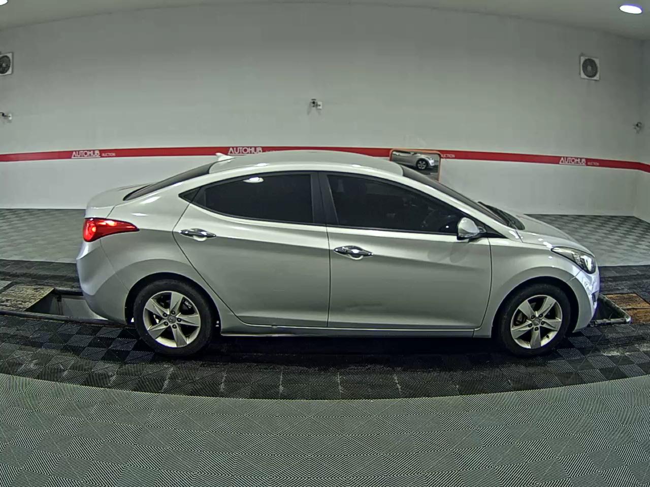 2011 - hyundai avante