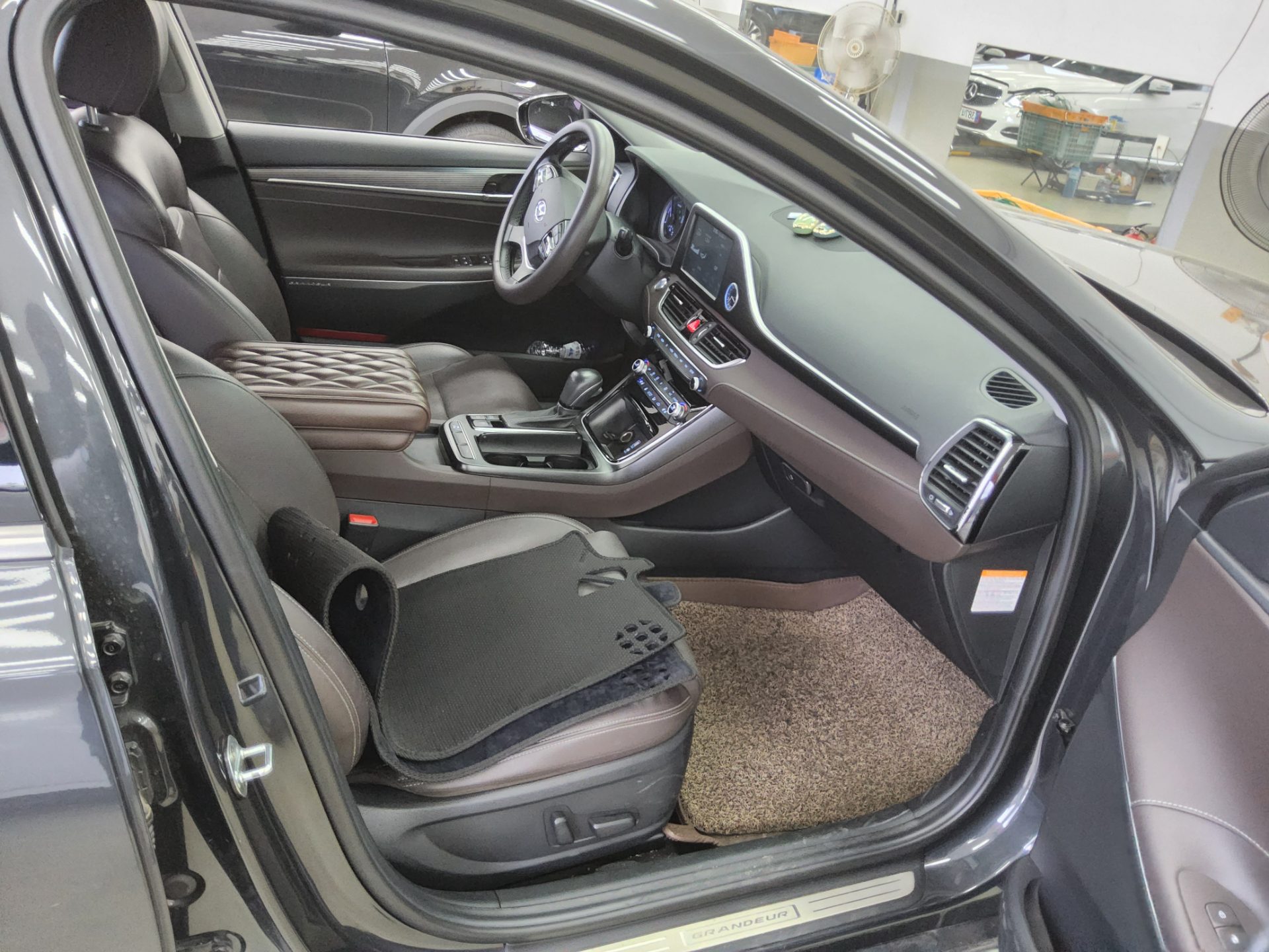 2018 - hyundai grandeur