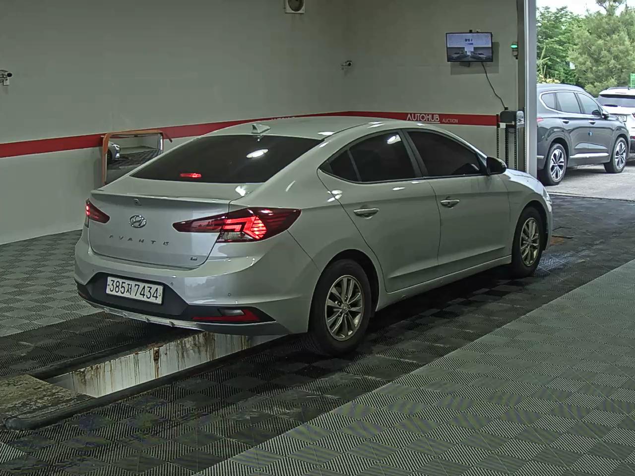 2019 - hyundai avante