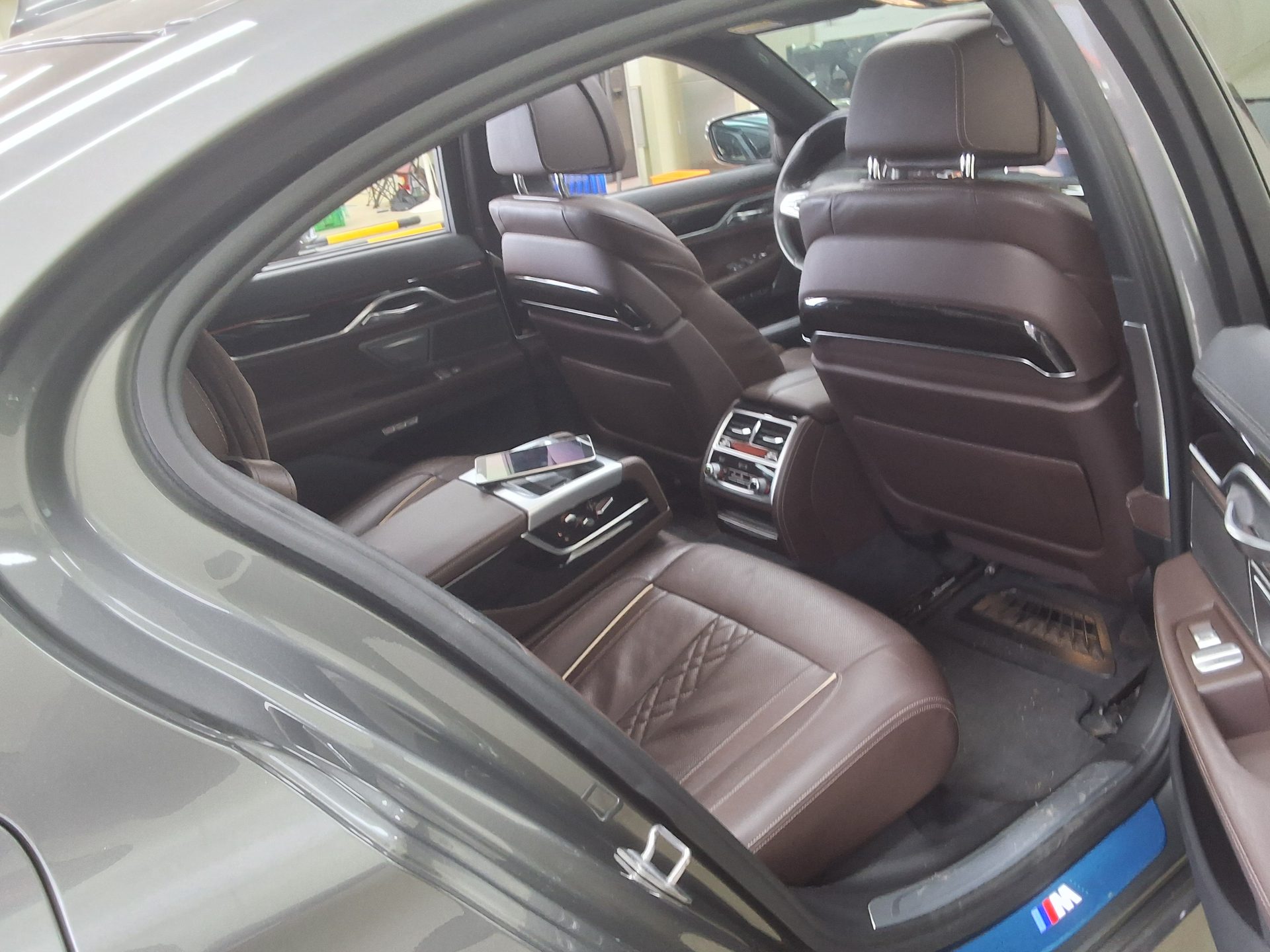 2018 - bmw m7