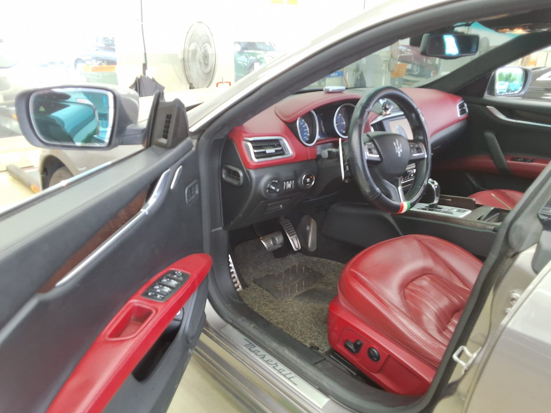 2016 - maserati ghibli