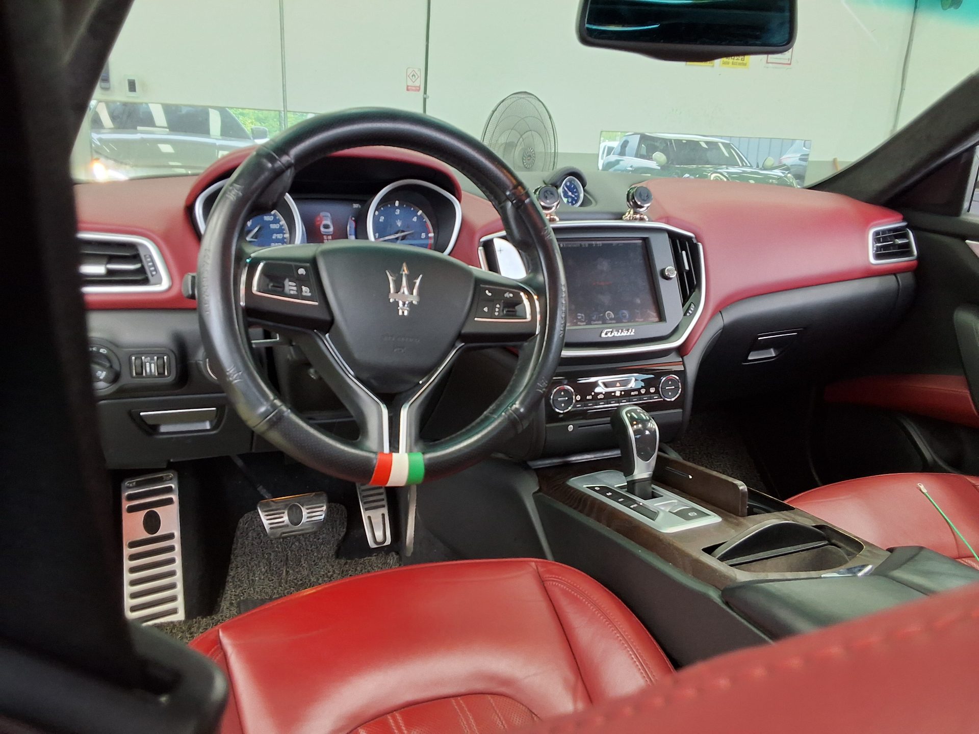 2016 - maserati ghibli