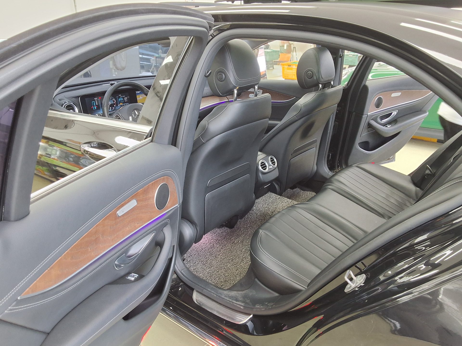 2017 - mercedes-benz e300