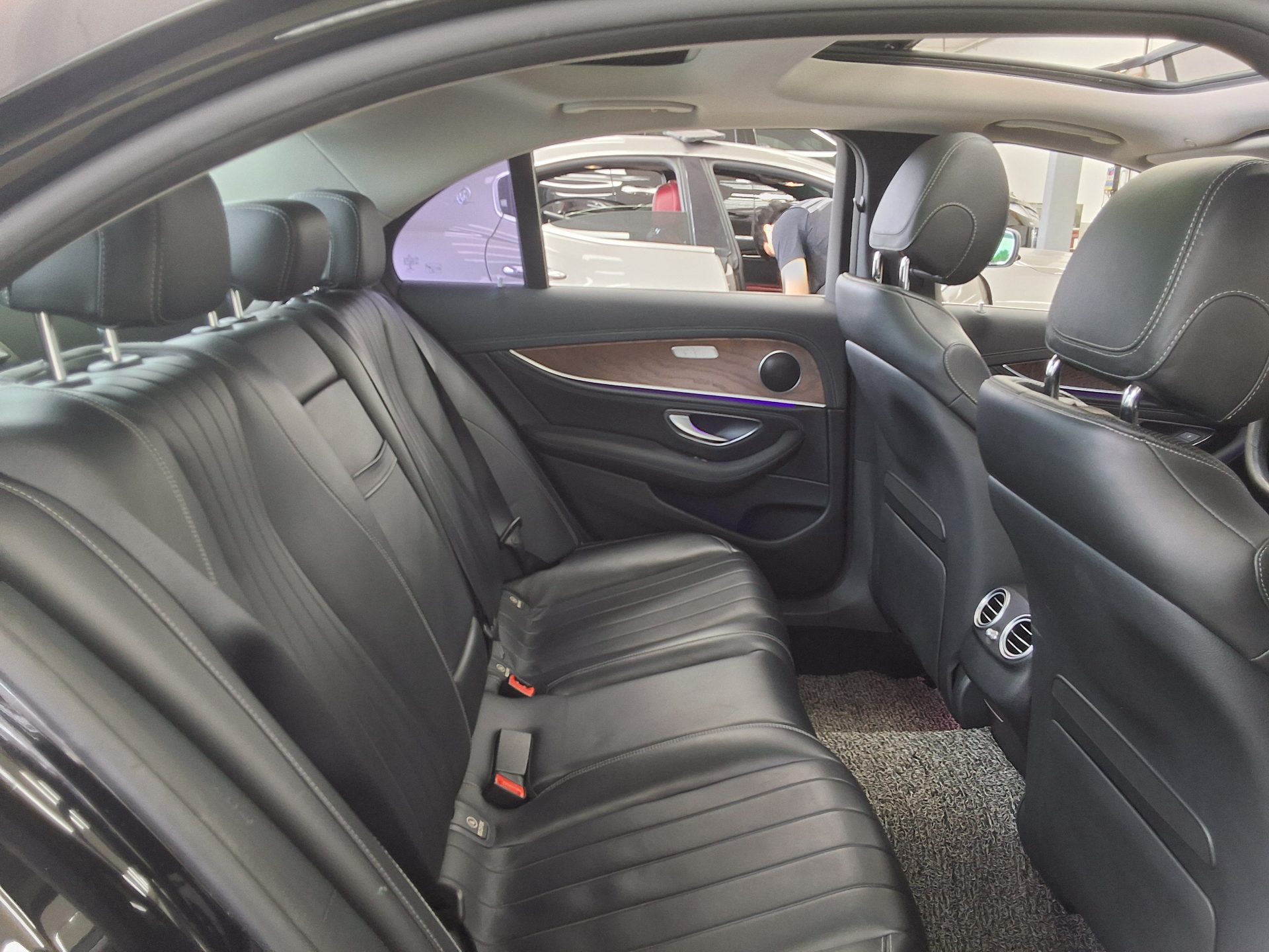 2017 - mercedes-benz e300