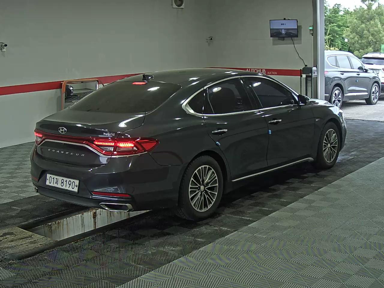 2018 - hyundai grandeur