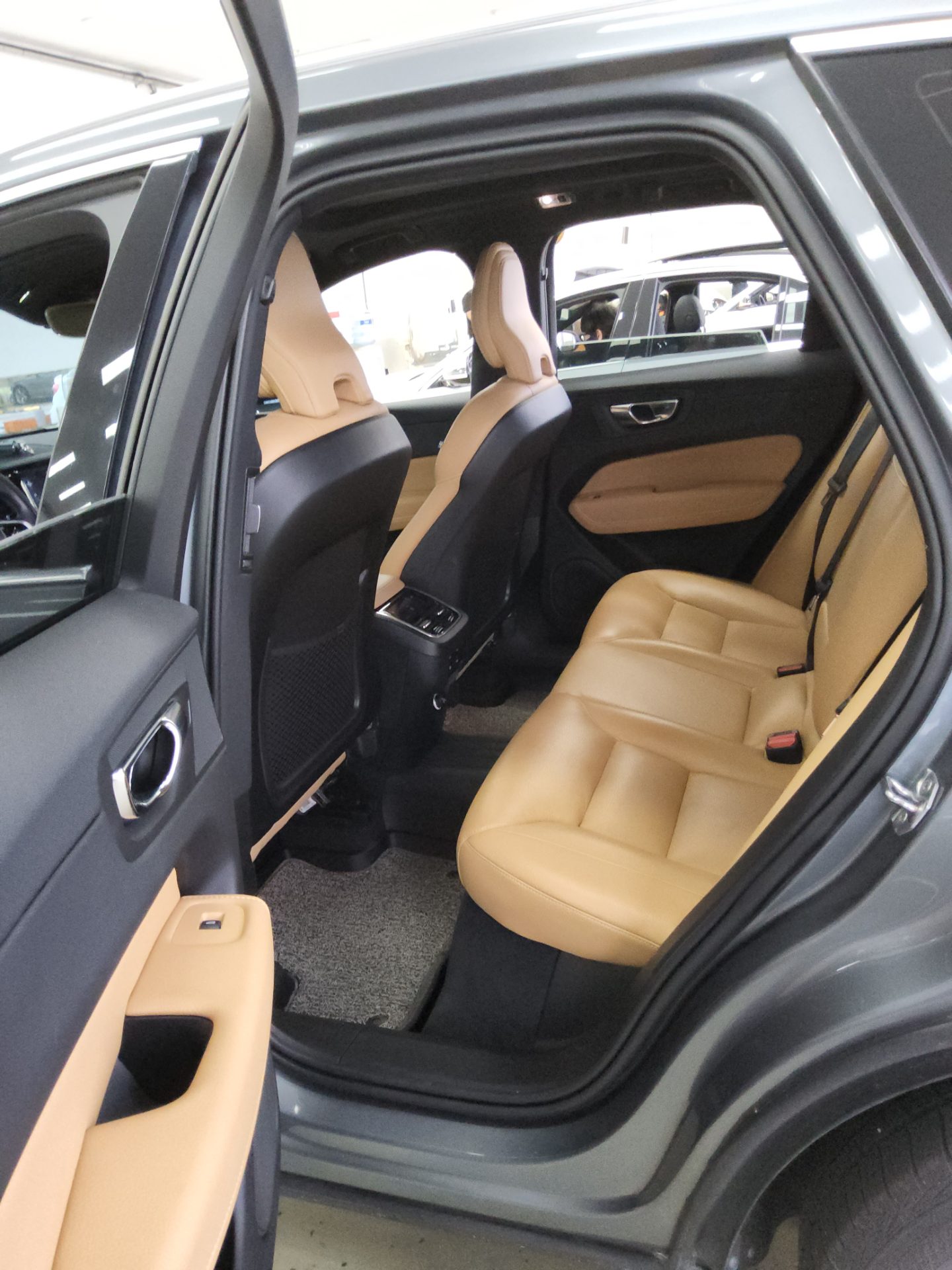 2020 - volvo xc60