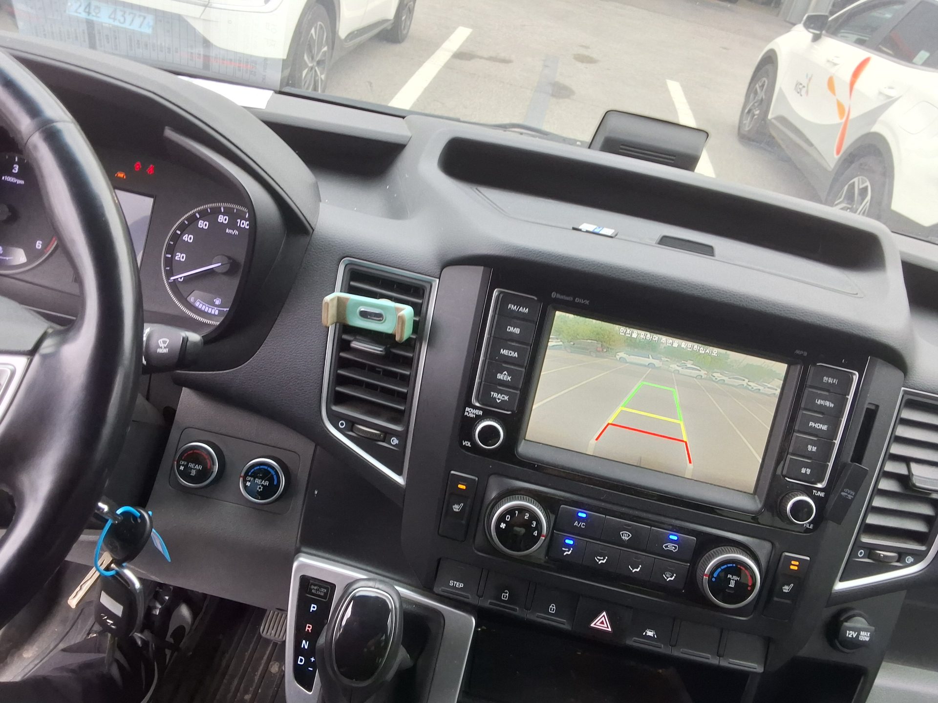 2021 - hyundai solati