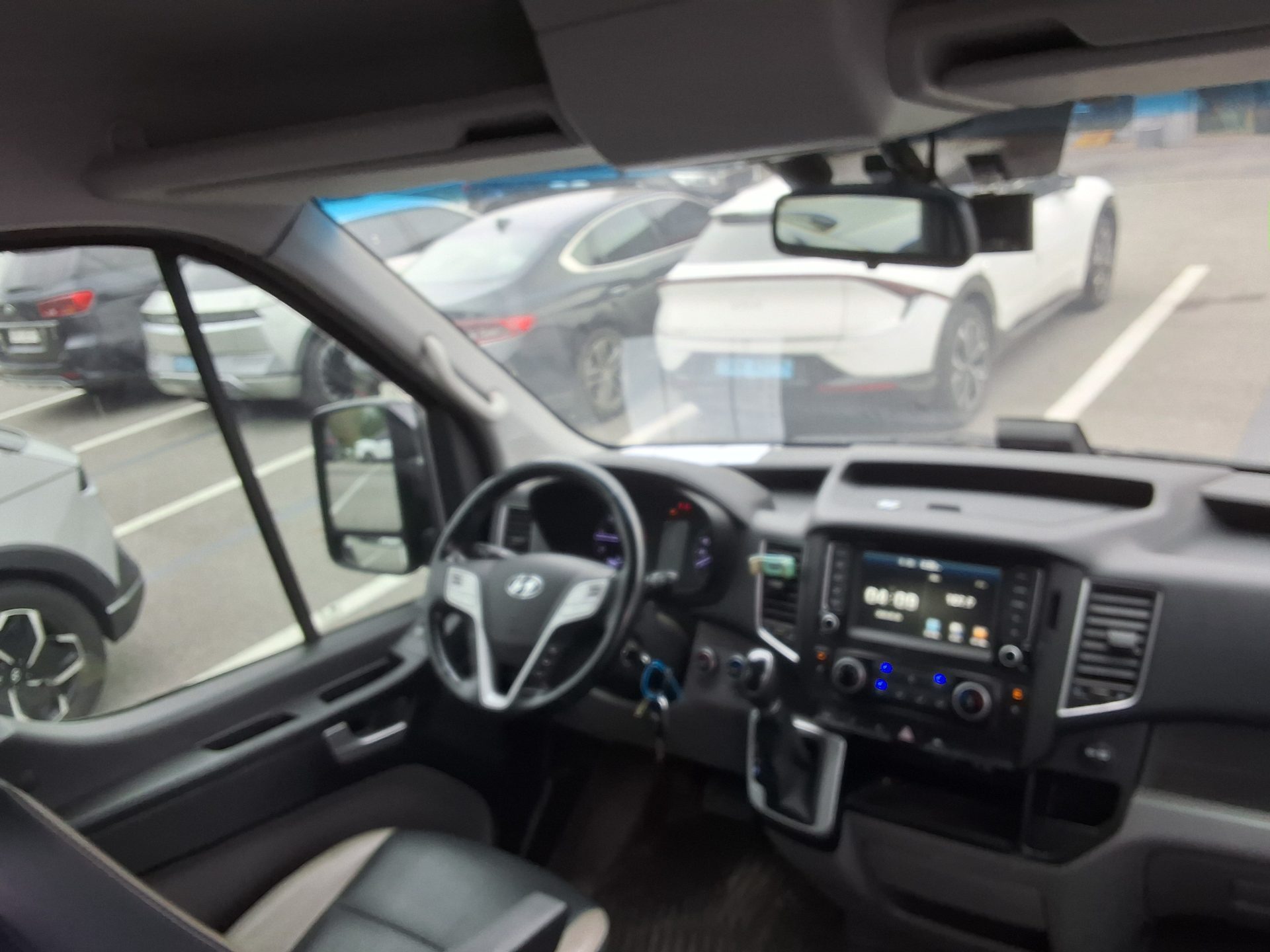 2021 - hyundai solati
