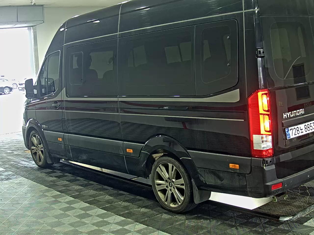 2021 - hyundai solati
