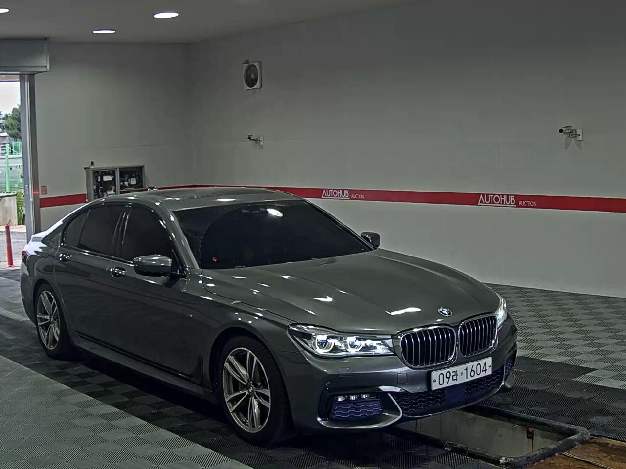 2018 - bmw m7