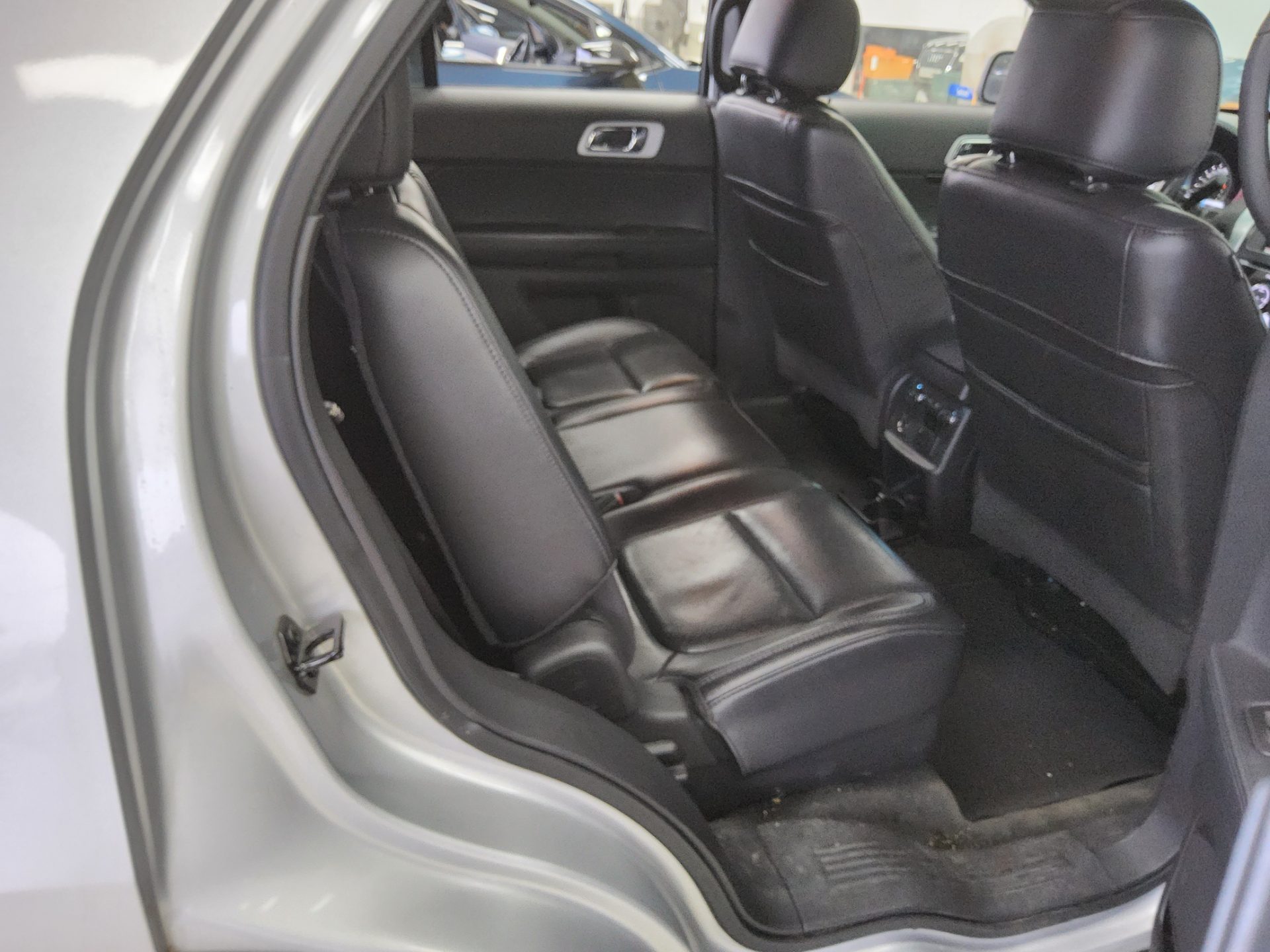 2011 - ford explorer