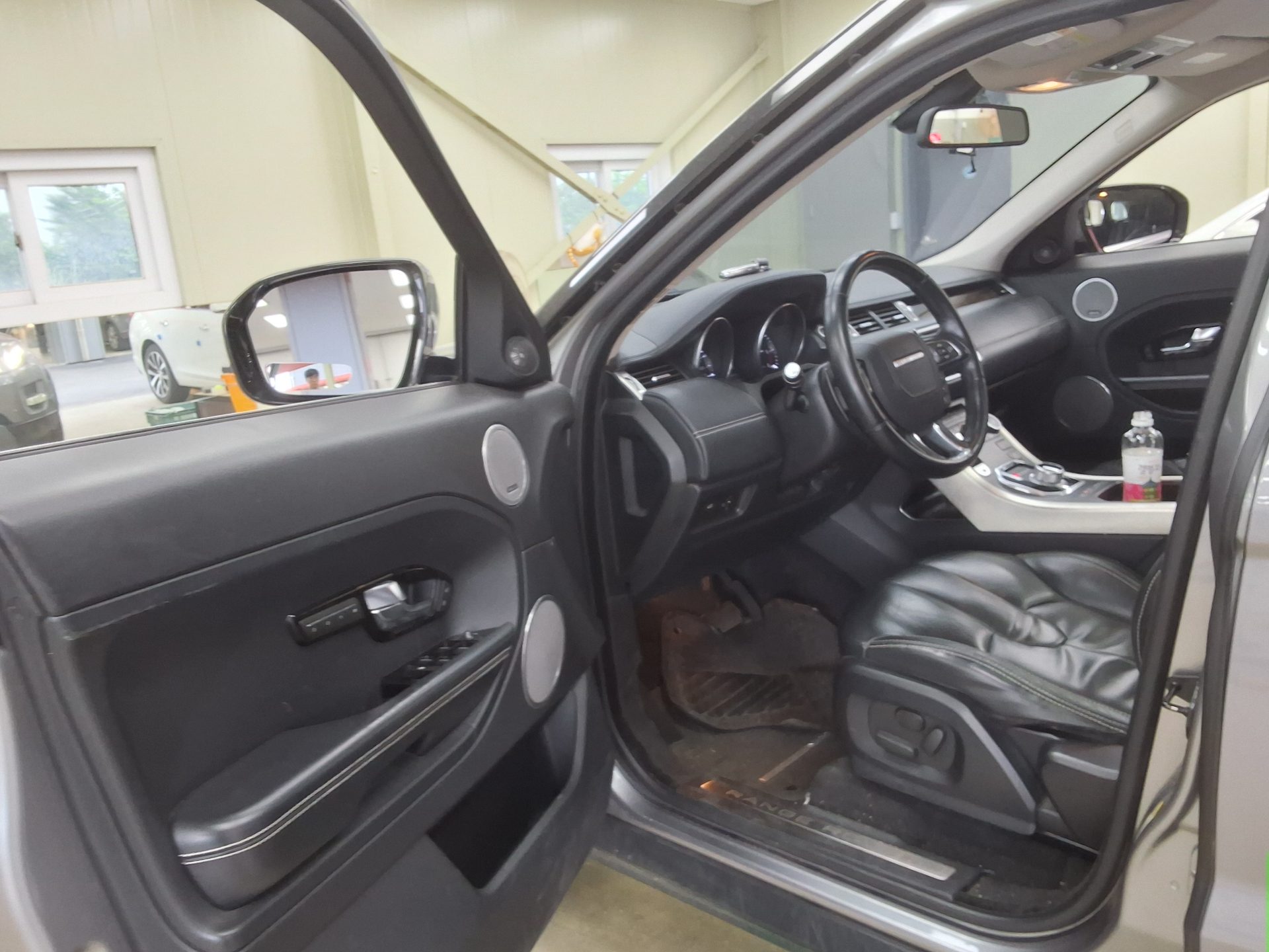 2012 - land rover range rover