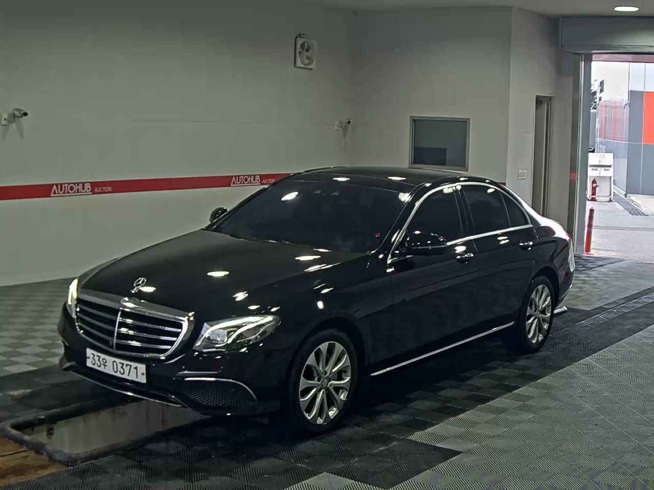 MERCEDES-BENZ CLASS (5TH GEN) E300