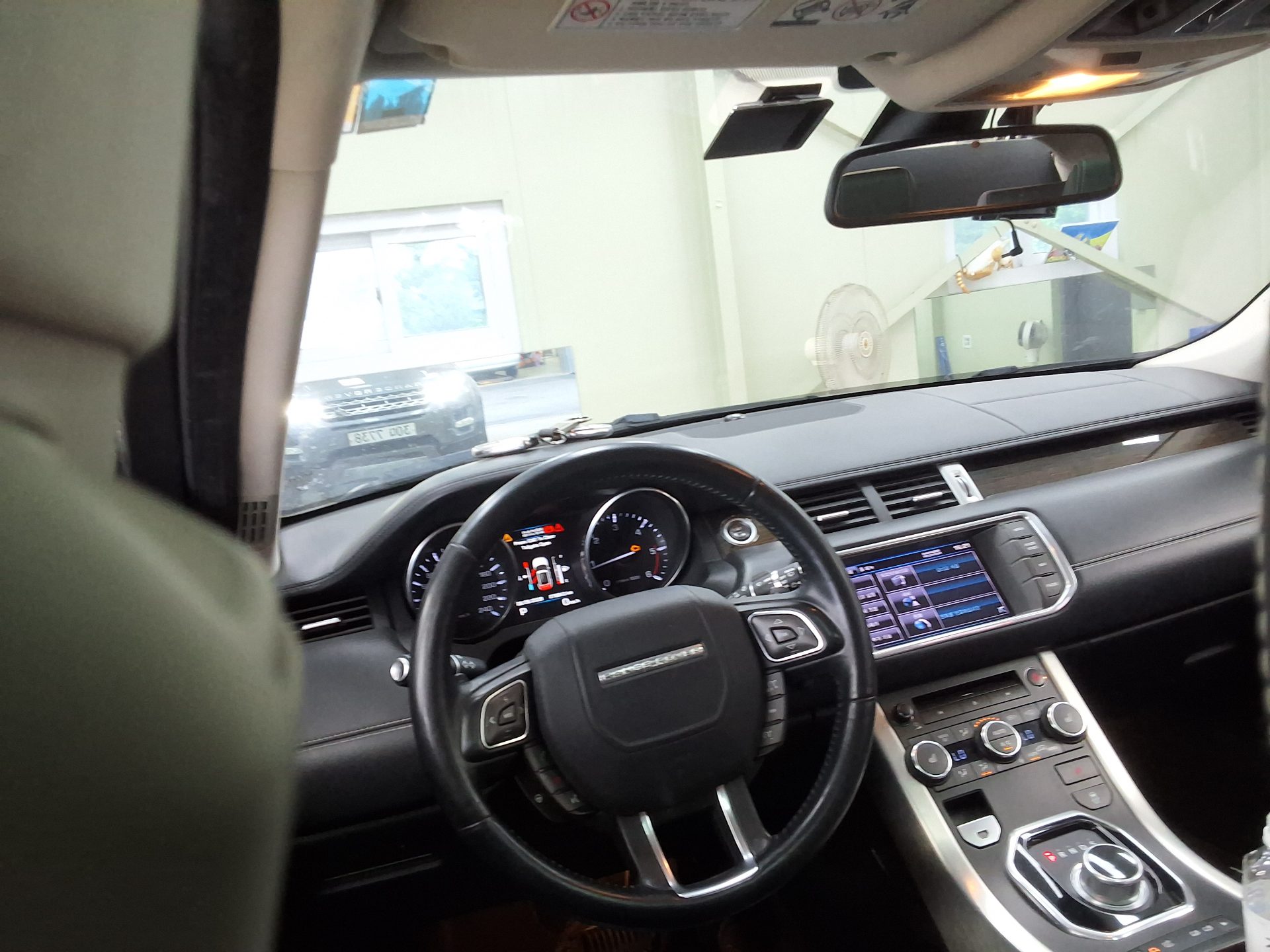 2012 - land rover range rover