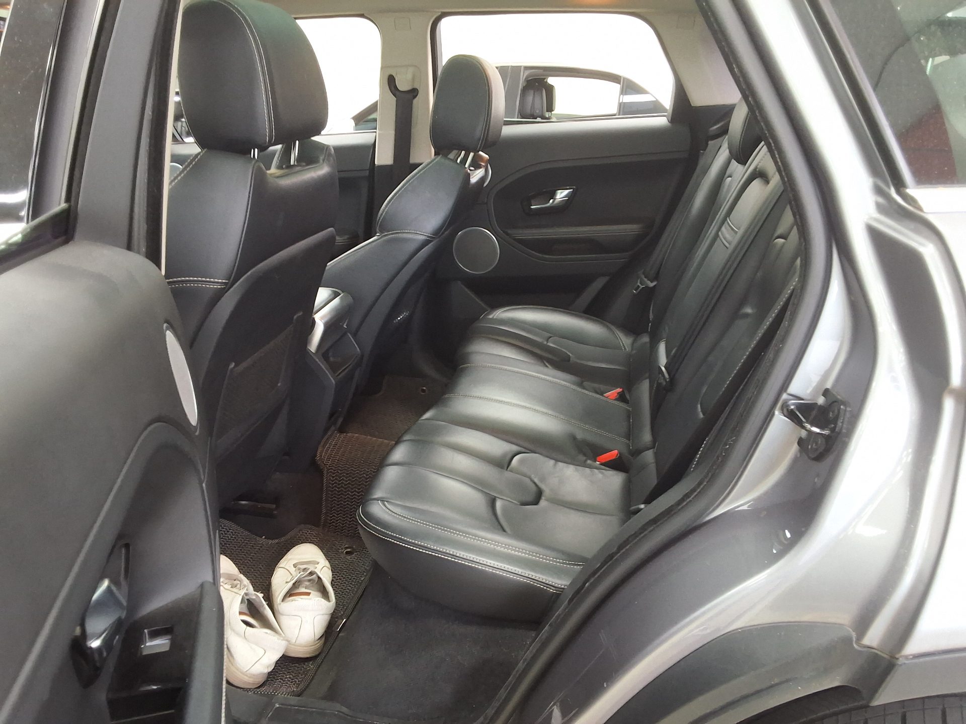 2012 - land rover range rover