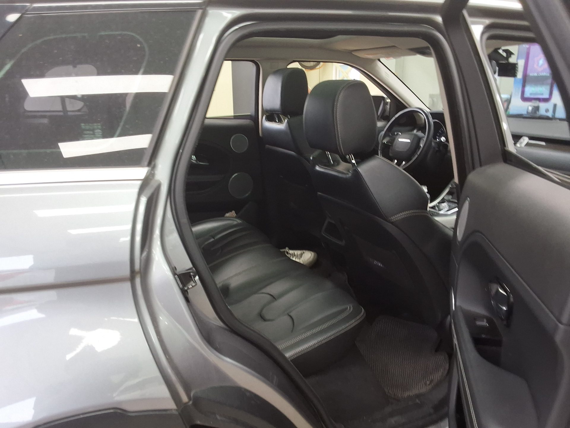 2012 - land rover range rover