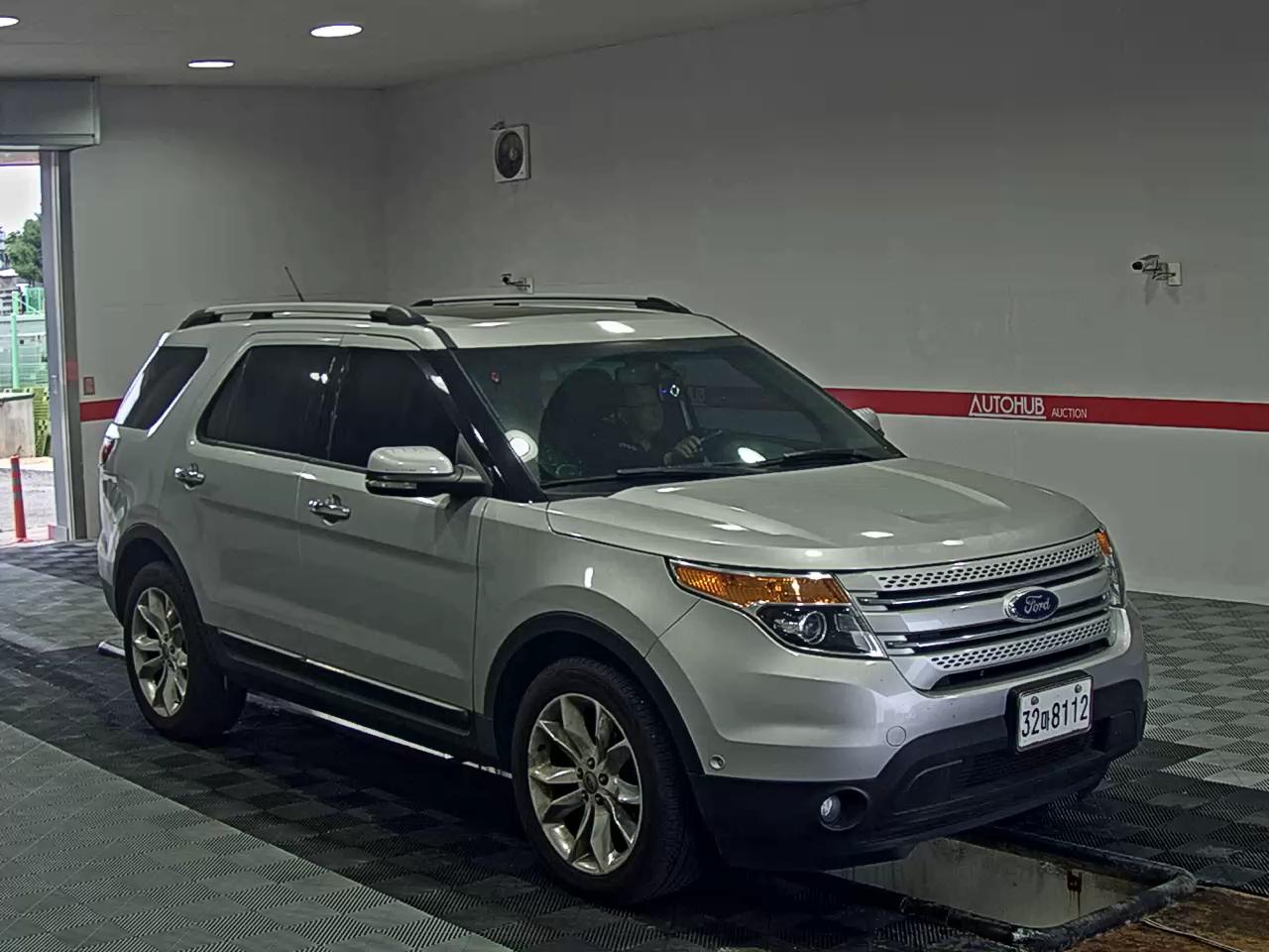 2011 - ford explorer