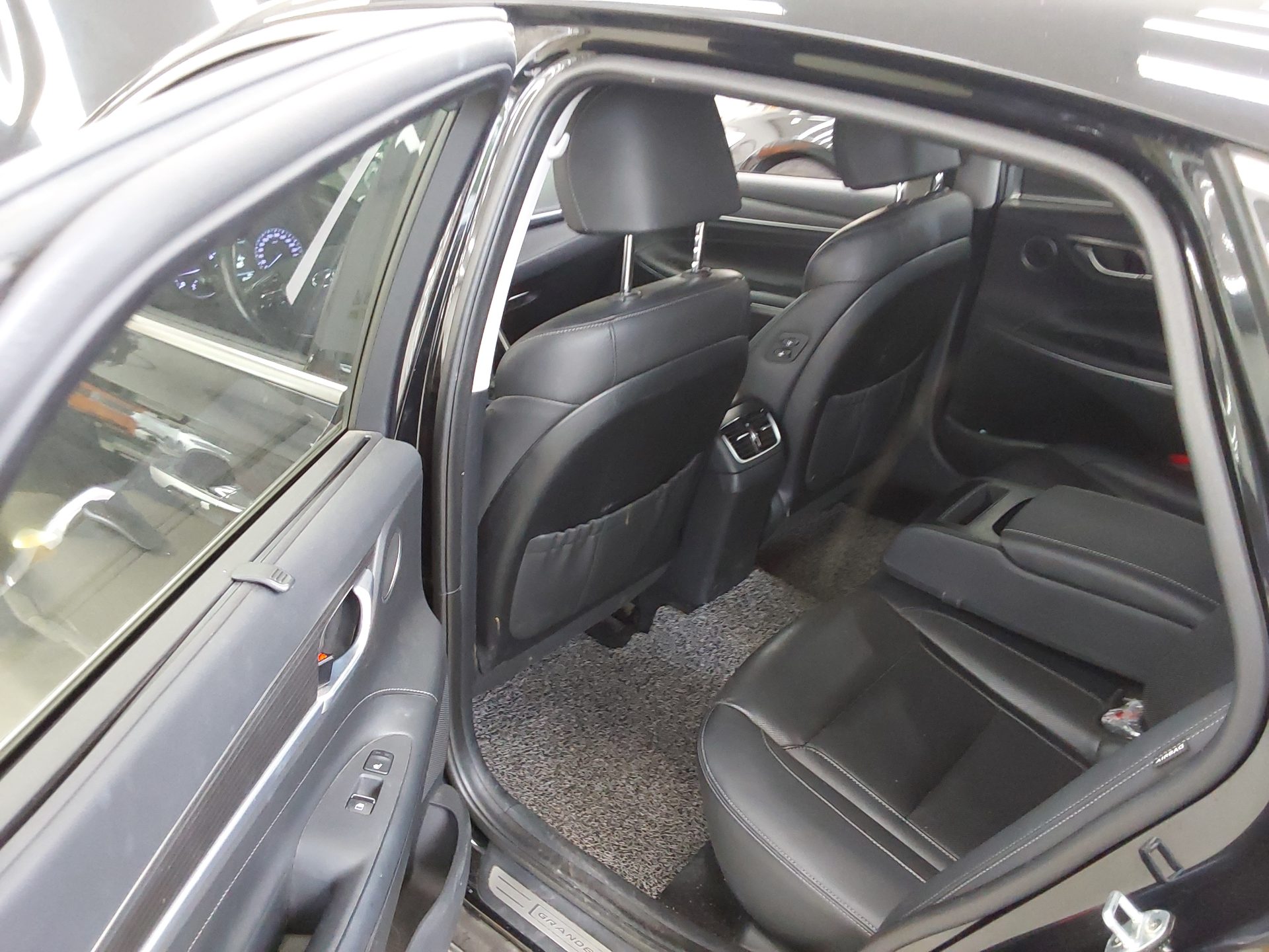 2019 - hyundai grandeur