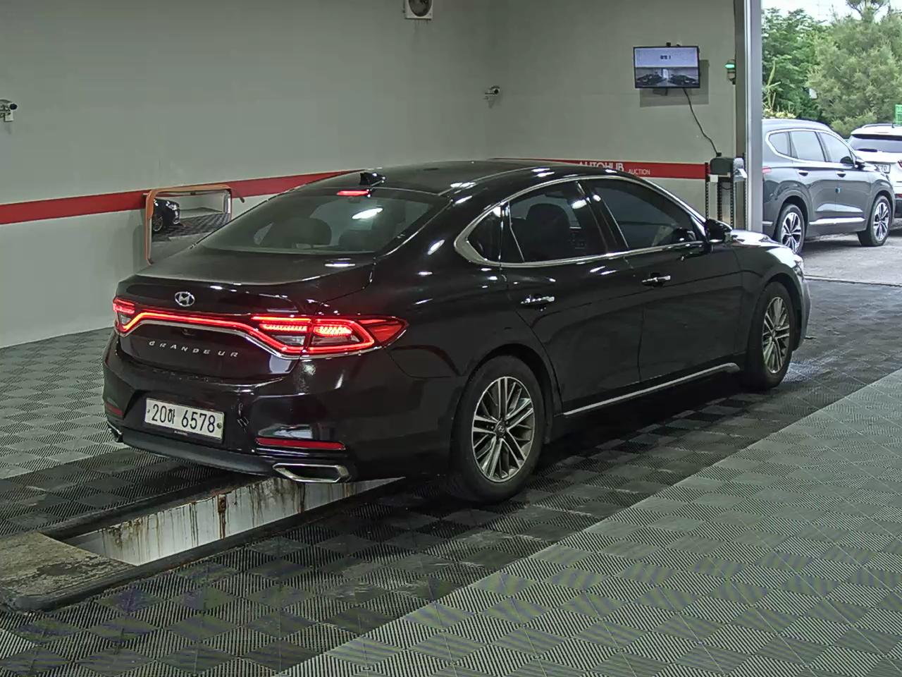 2018 - hyundai grandeur