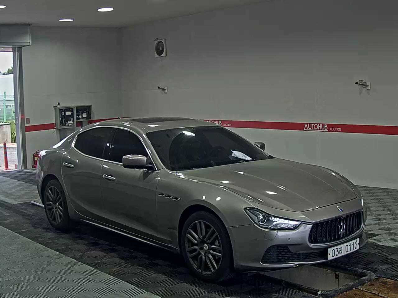 2016 - maserati ghibli
