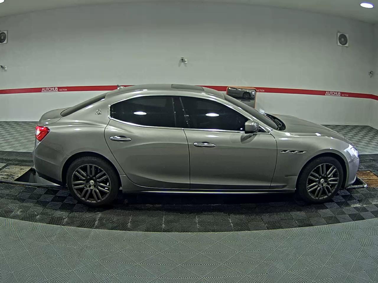 2016 - maserati ghibli