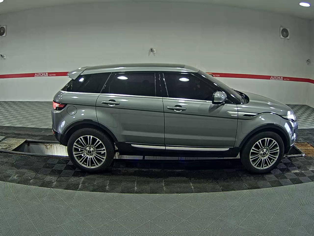 2012 - land rover range rover