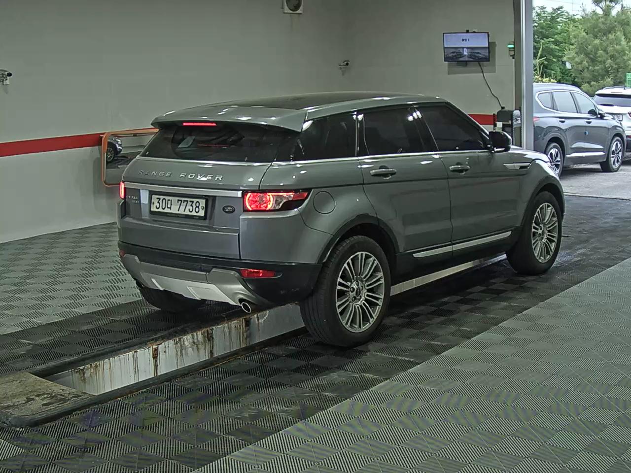 2012 - land rover range rover