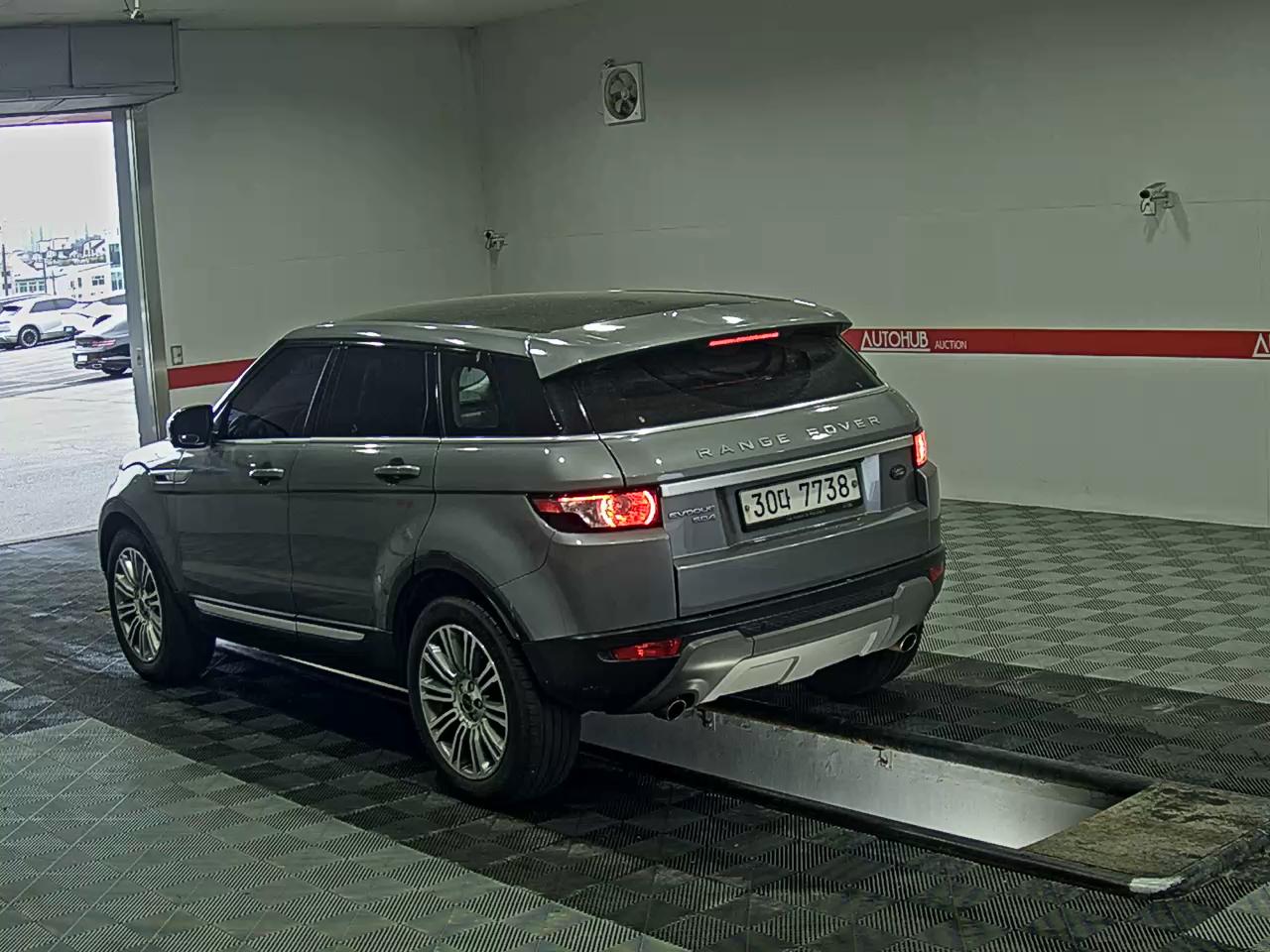 2012 - land rover range rover