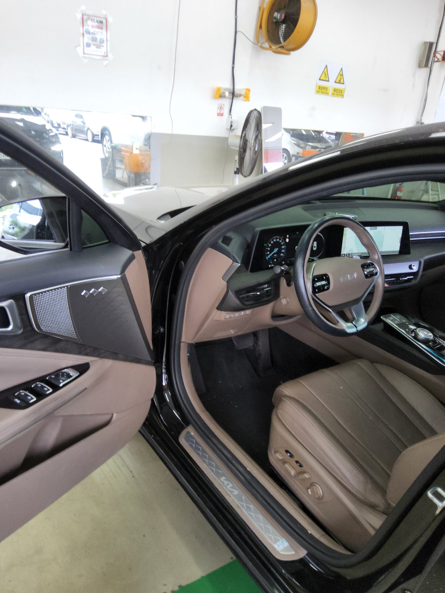 2023 - kia k8