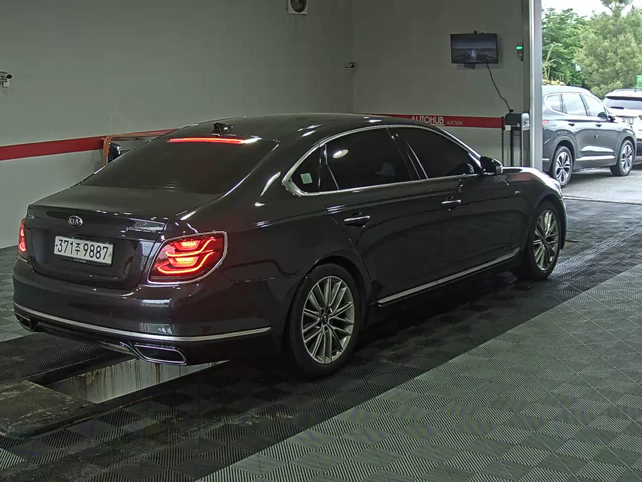 2020 - kia k9