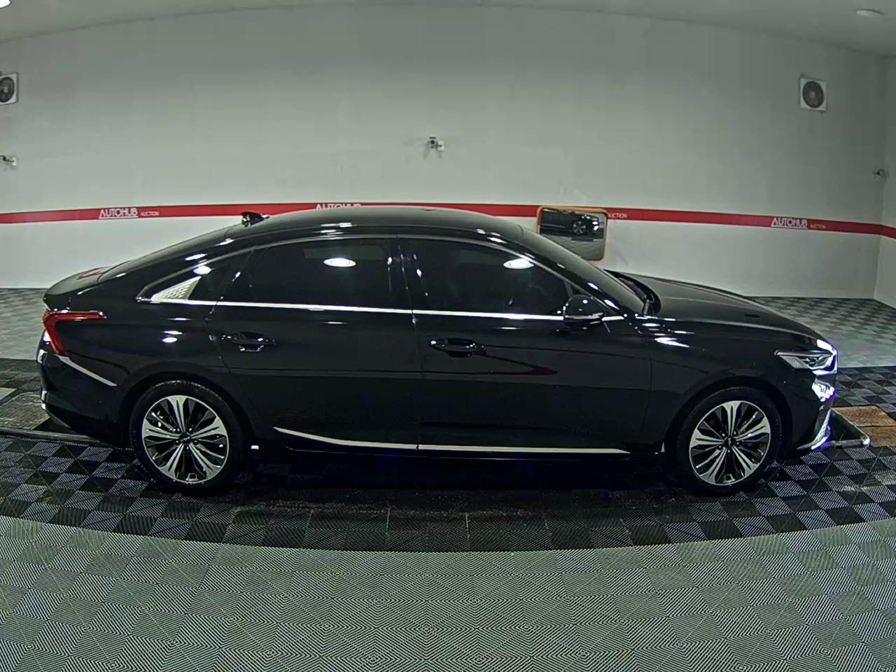2023 - kia k8