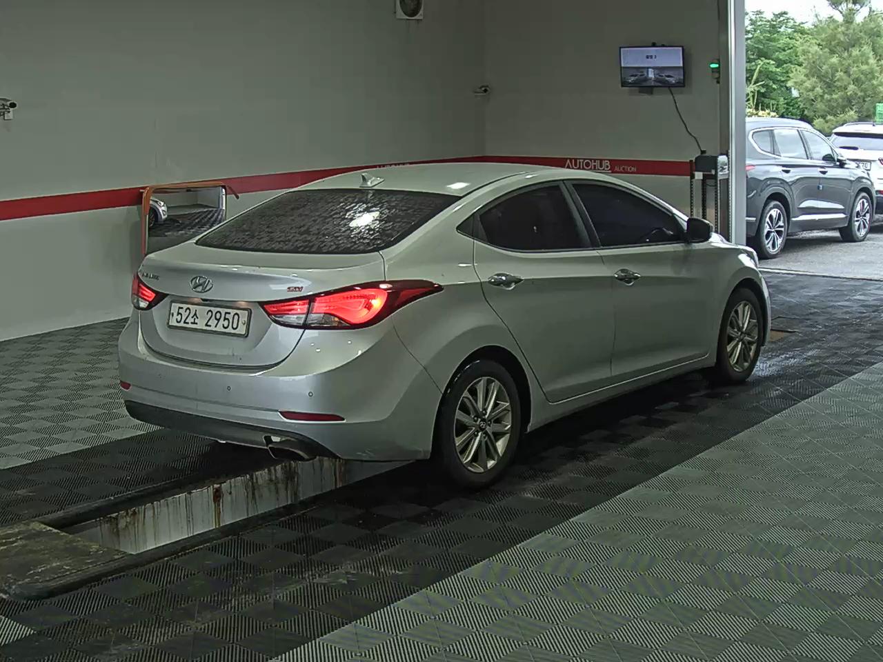 2016 - hyundai avante
