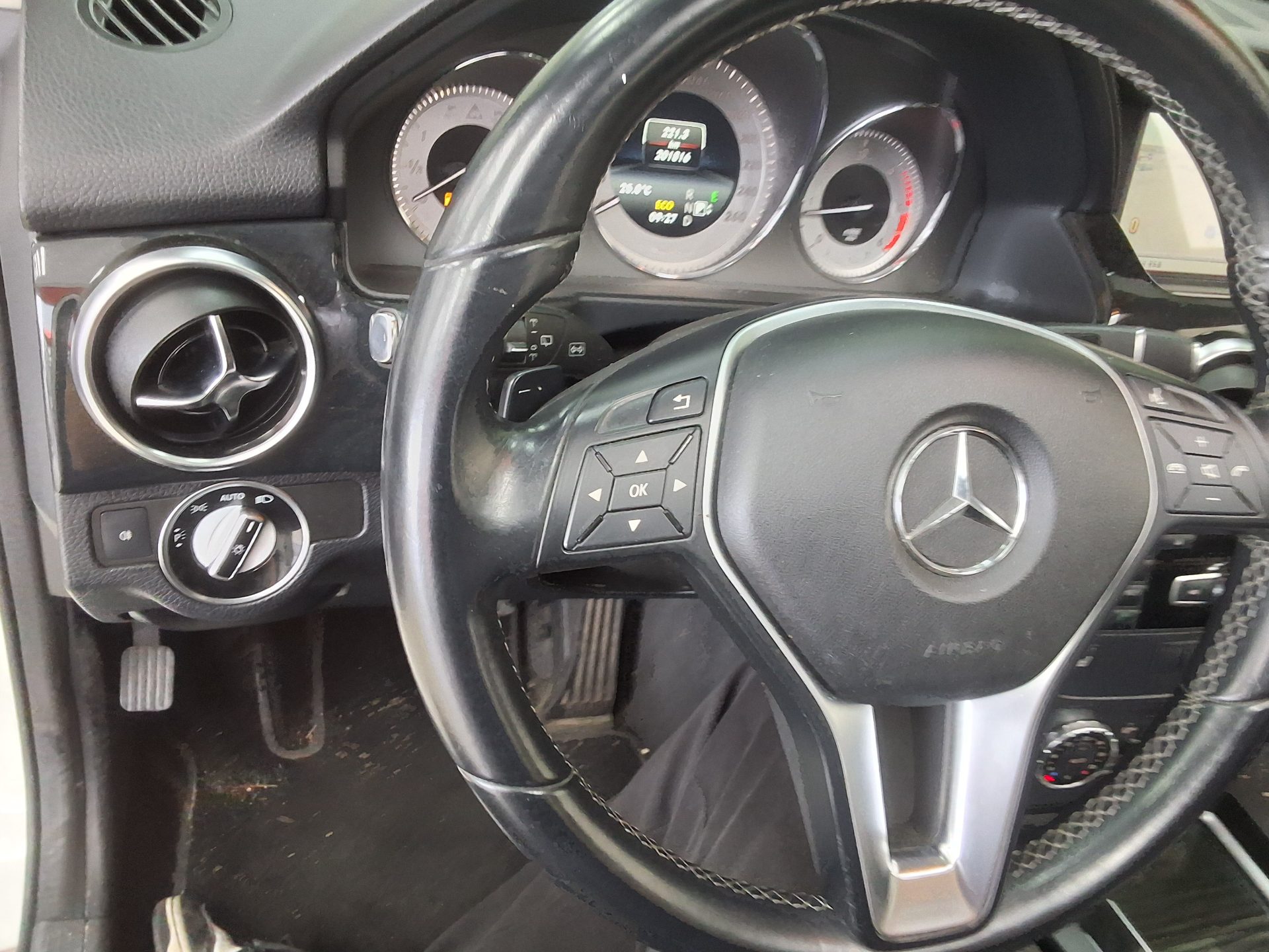 2014 - mercedes-benz glk220