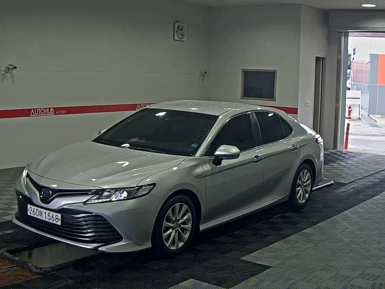 TOYOTA CAMRY (10TH GEN)