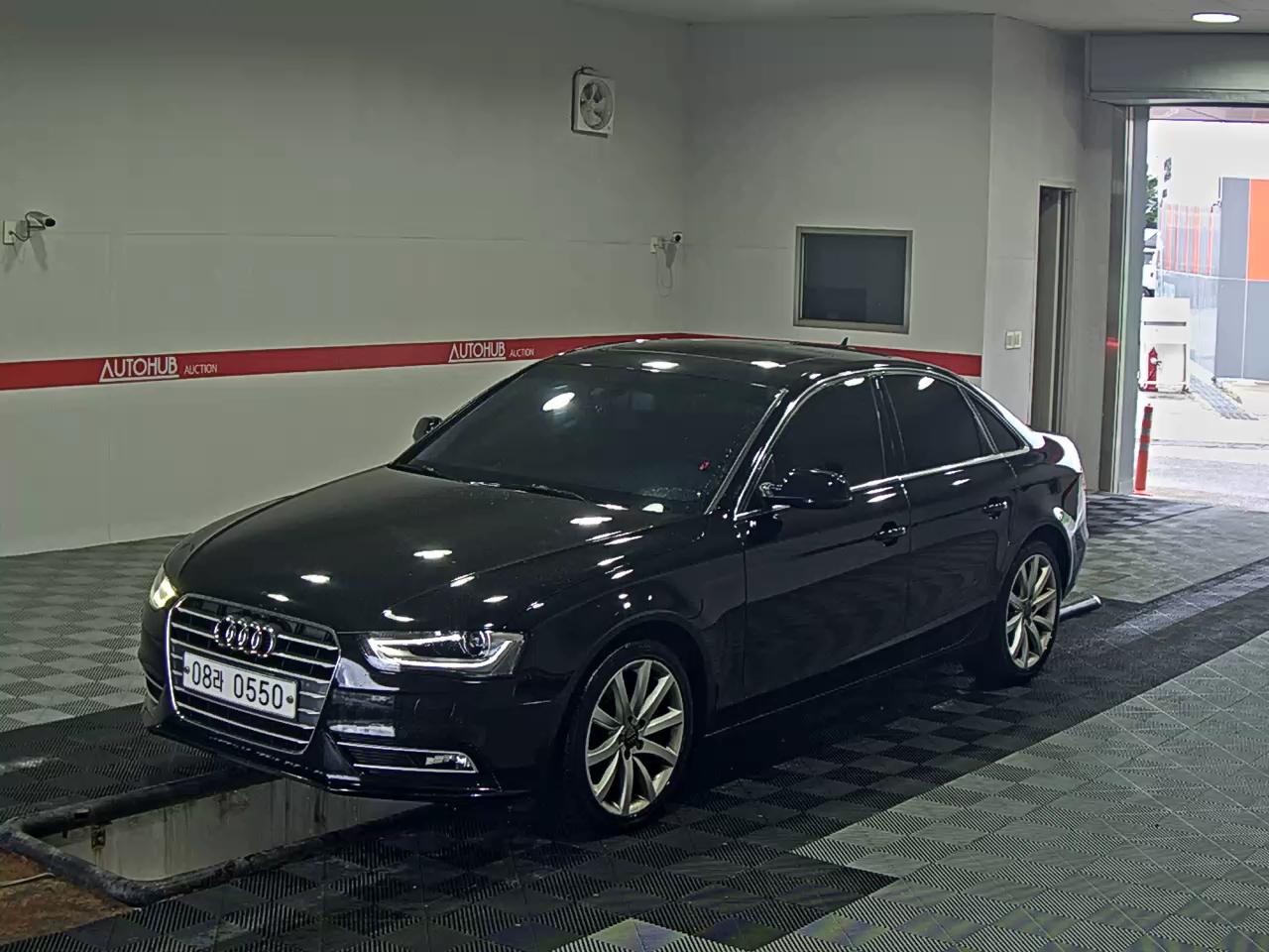 AUDI A4 (4TH GEN) 30 TDI DYNAMIC
