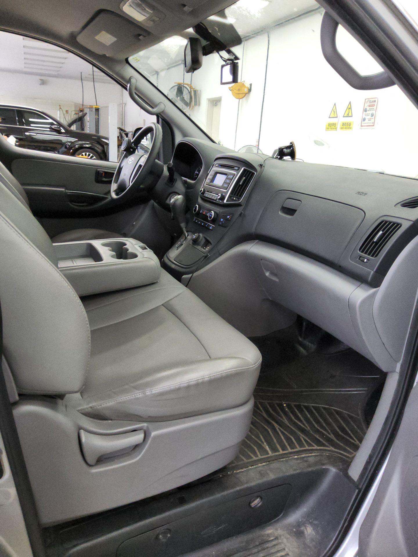 2018 - hyundai grand starex