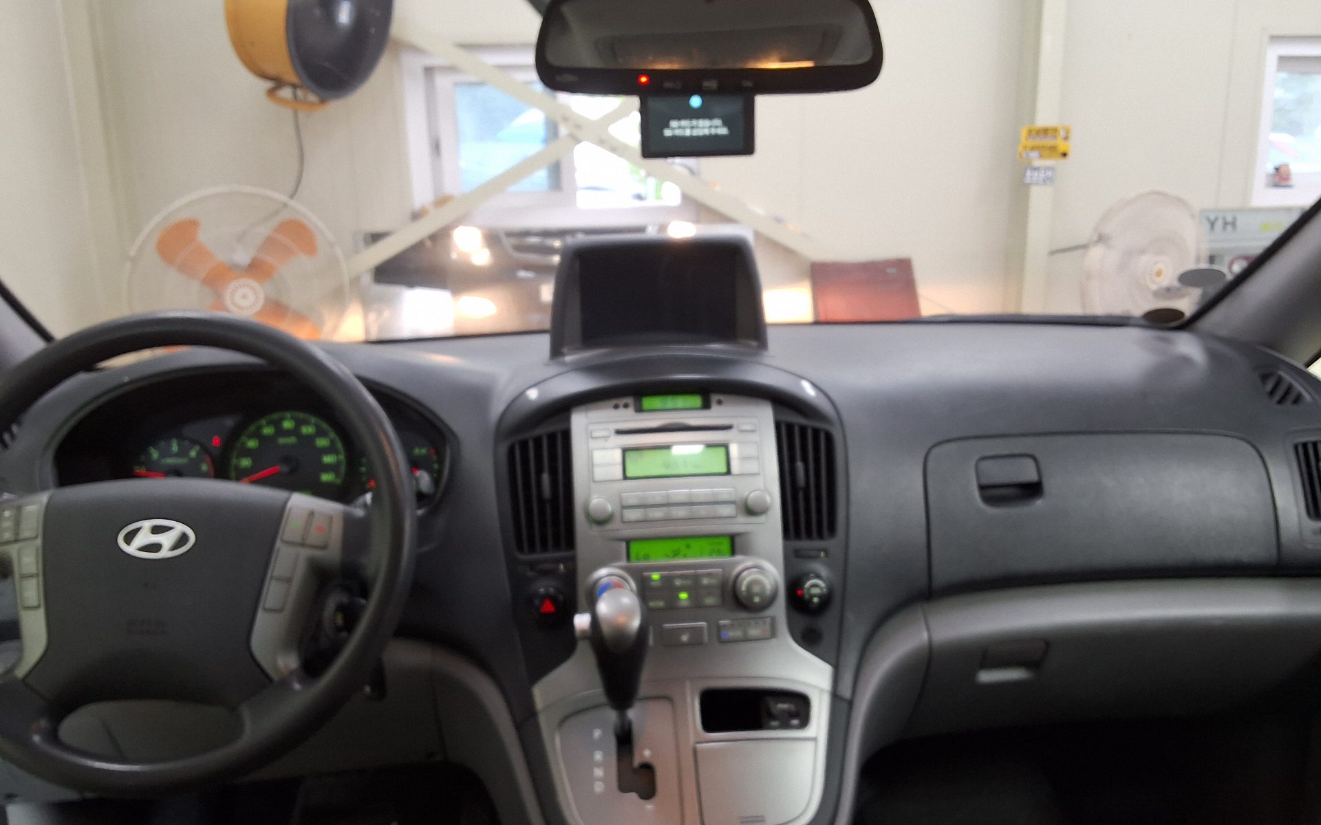 2016 - hyundai grand starex