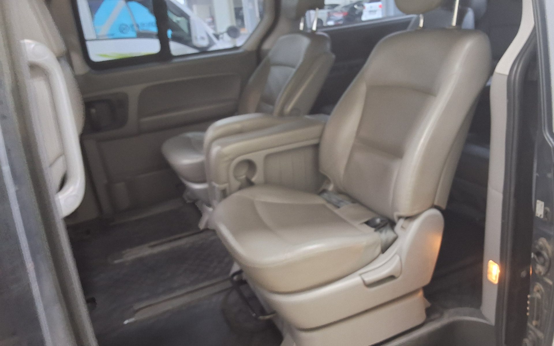 2016 - hyundai grand starex