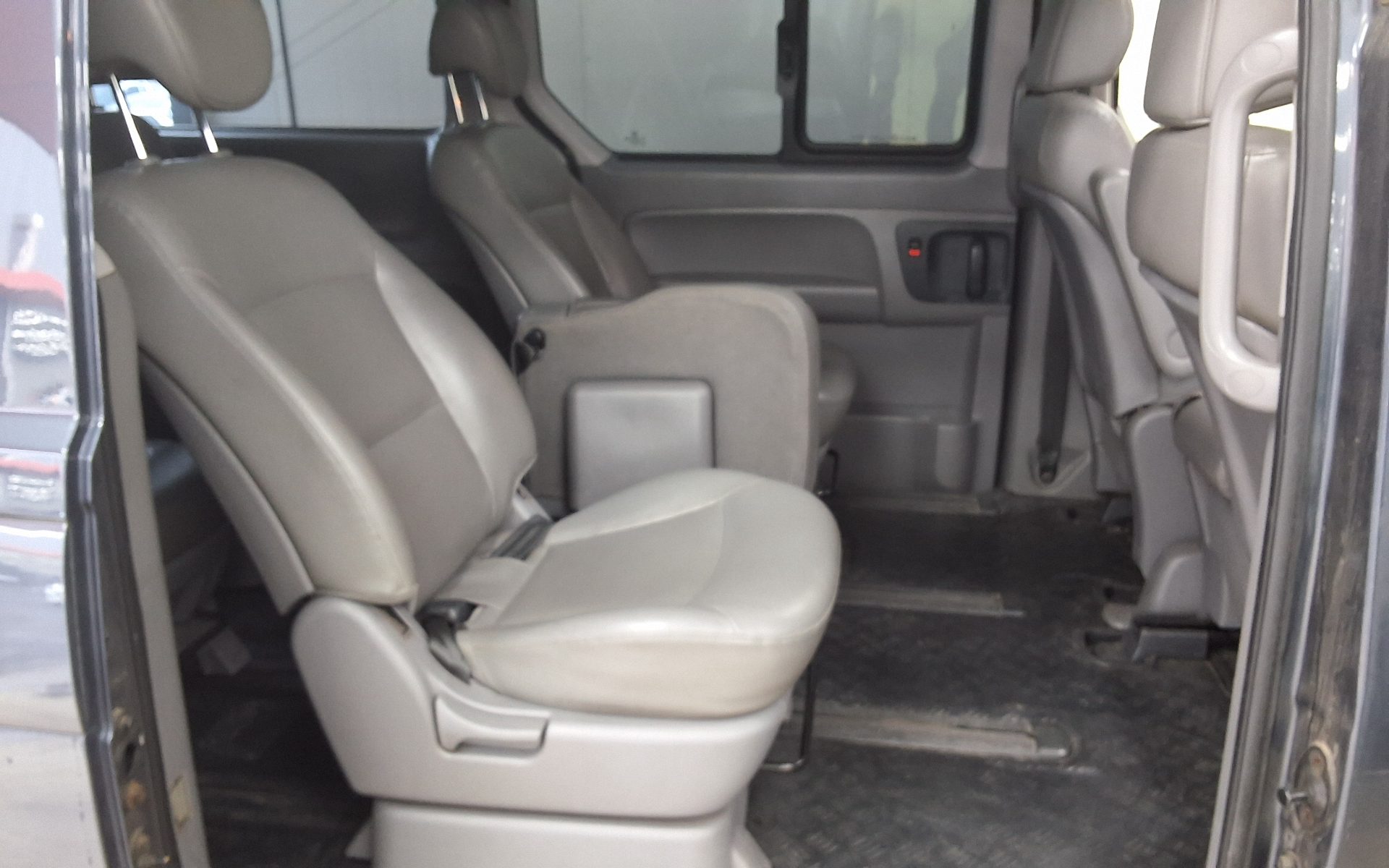 2016 - hyundai grand starex