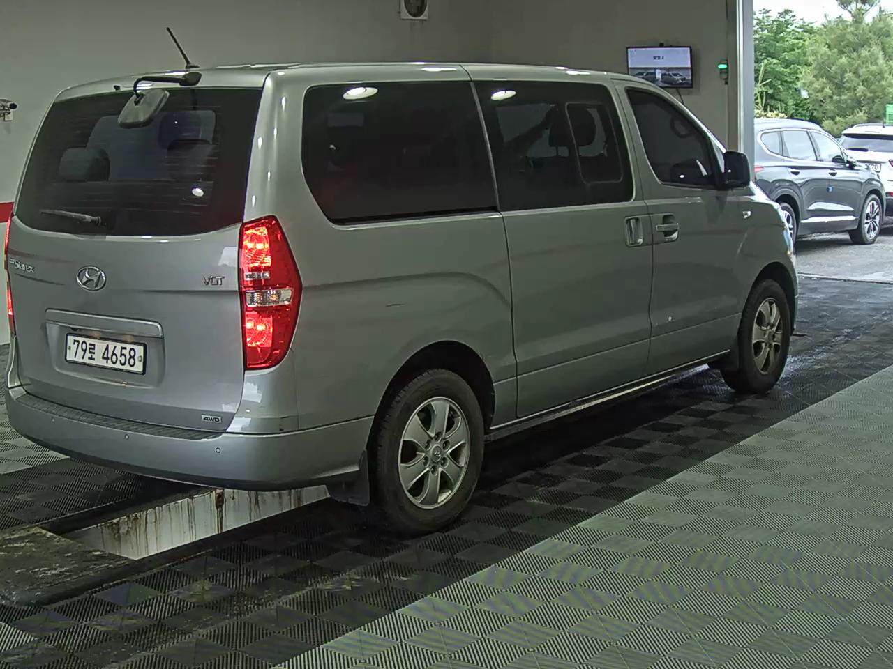 2018 - hyundai grand starex