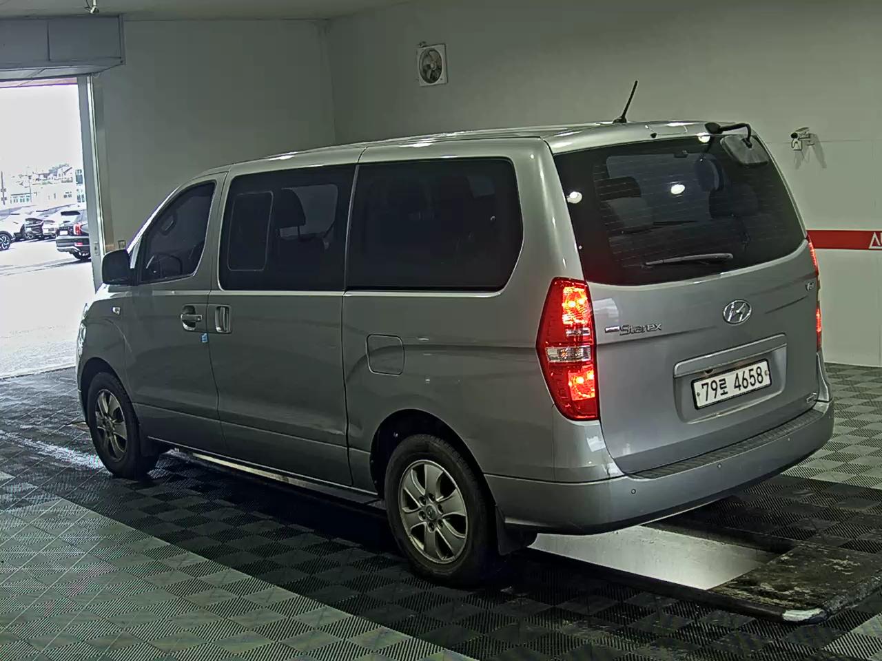 2018 - hyundai grand starex